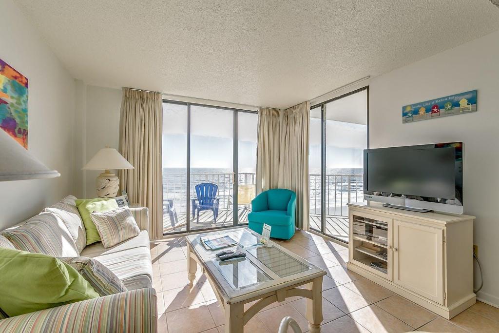 Crescent Sands WH C6 - Comfortable Oceanfront Condo with beautiful views and pool - main image